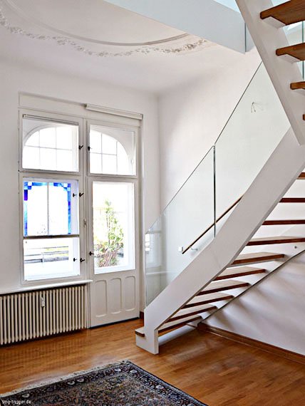 Zimmer mit neuer Treppe