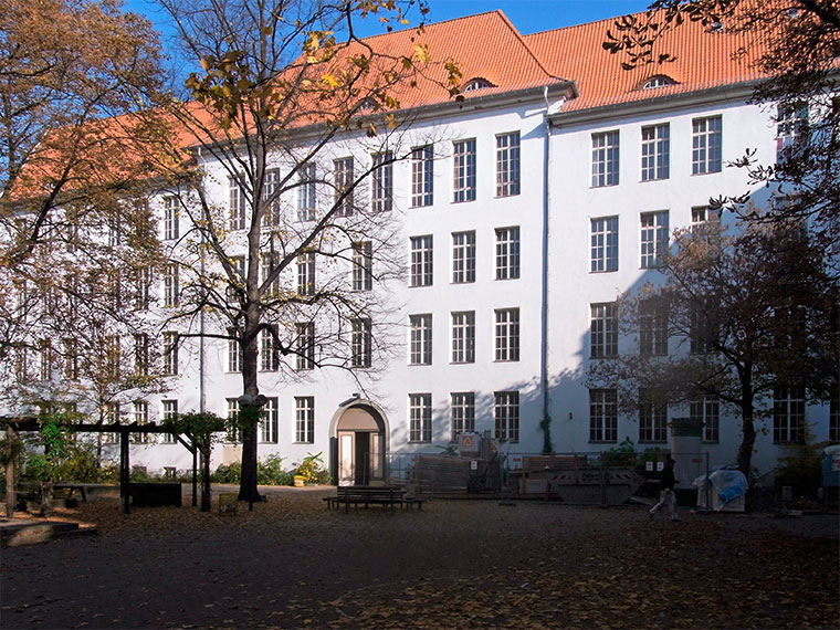 Schulhof