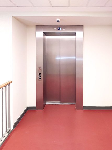 Neuer Aufzug