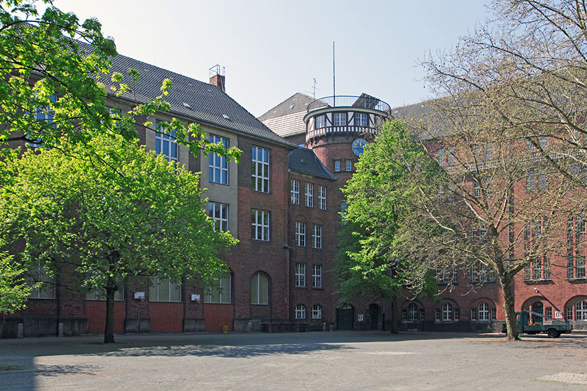 Schulhof