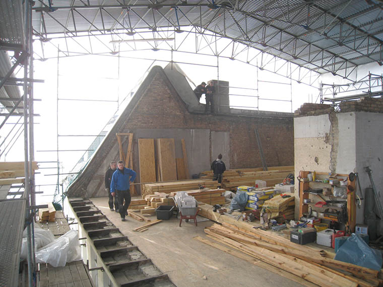 Abriss und Rekonstruktion des Daches