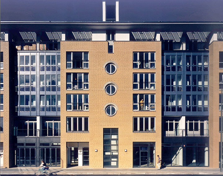 Straßenfassade