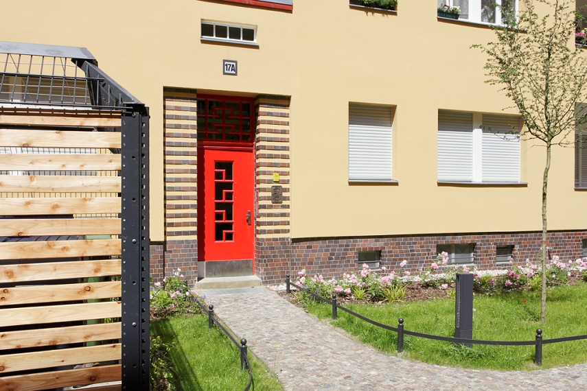 Eingang von der Privatstraße